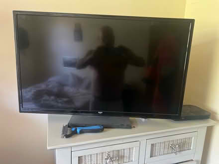 Photo of free Broken 32 inch tally (Hampstead NW3) #1