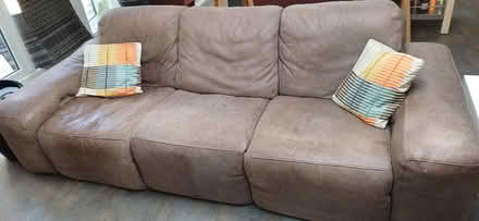 Photo of free Settee and chair (Ct52rj) #3