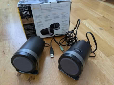 Photo of free Pair compact powered speakers (Ipswich IP4) #1