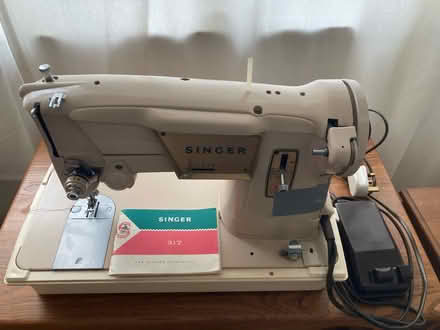 Photo of free An old singer sowing machine (Silverdale LA5) #1