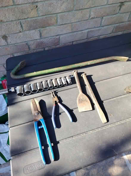 Photo of free Misc tools (Thorney Leys OX28) #1