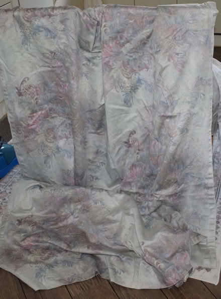 Photo of free Pair of large grey curtains (Hailsham BN27) #1