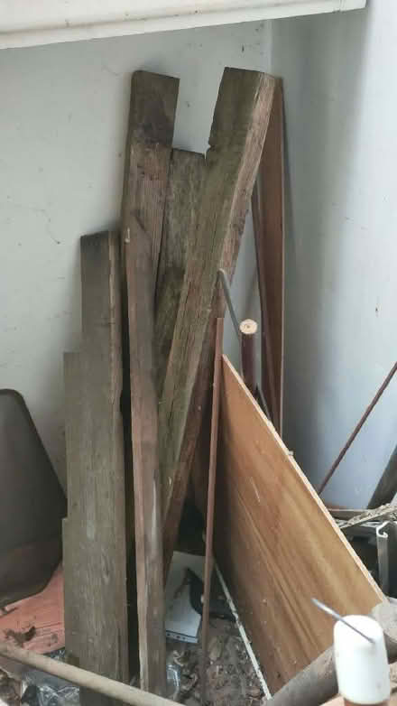 Photo of free pieces of wood (Leatherhead KT22) #4