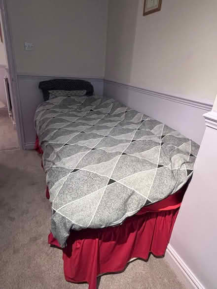 Photo of free 2 x single beds with bedding (Kenilworth CV8) #4