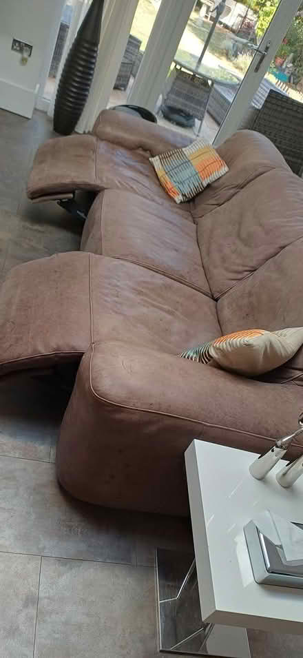 Photo of free Settee and chair (Ct52rj) #2