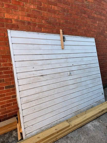 Photo of free Garage door (Aveley RM15) #1