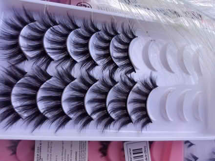 Photo of free Plastic bag lashglue and lashes (Bd47jf) #2