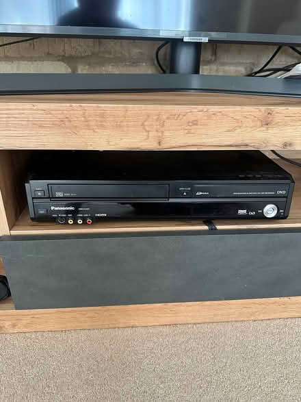 Photo of free Video VHS CD Movie Player (Empingham Le15) #1