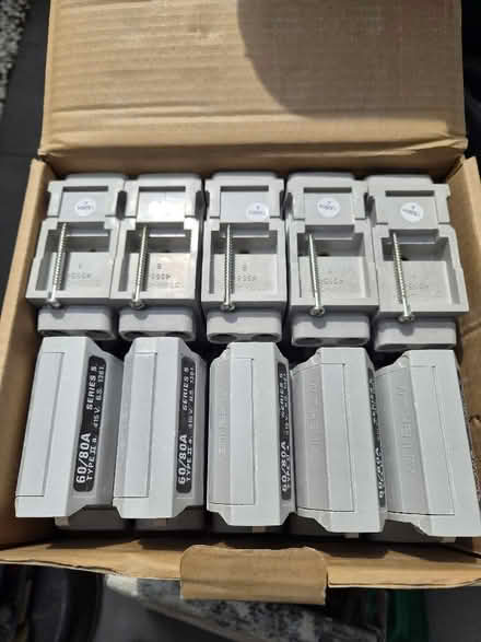 Photo of free Series 5 fuse base & carrier (Locksbottom BR6) #1