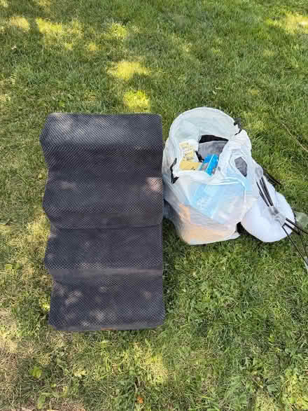 Photo of free Cat Supplies (Broadway and Belleview) #1