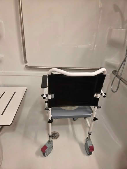 Photo of free Commode Chair (Old Ottawa South) #3