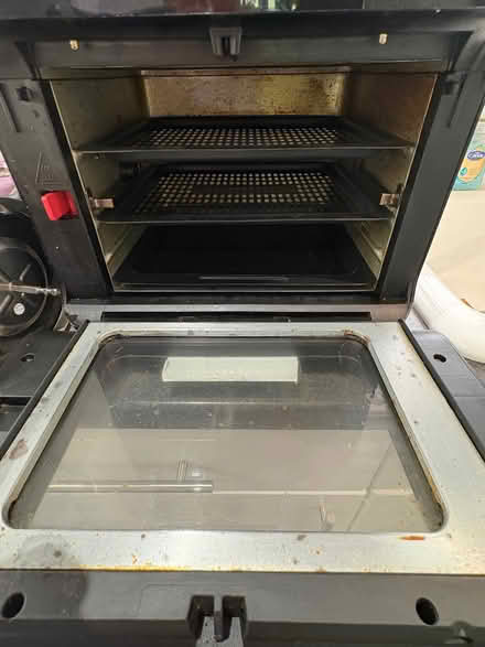 Photo of free Item air fryer 10L 1500w (Paddock Wood TN12) #2