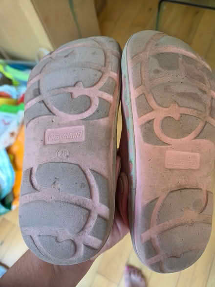 Photo of free Kid's crocs size 10 (TW1) #2