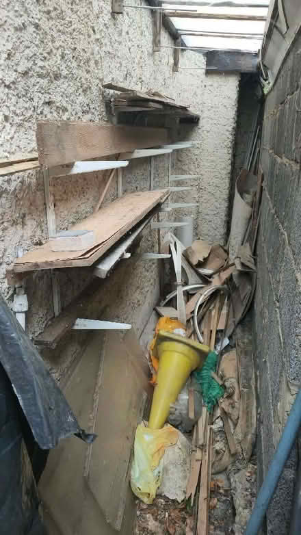 Photo of free pieces of wood (Leatherhead KT22) #3