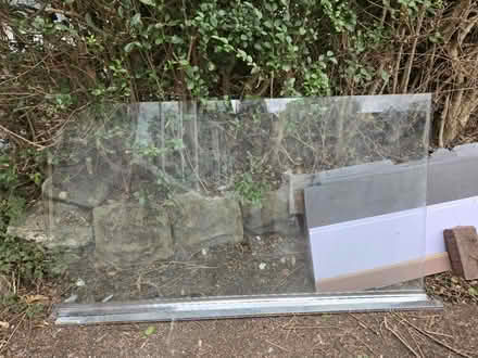 Photo of free Bath screen (B236na) #1