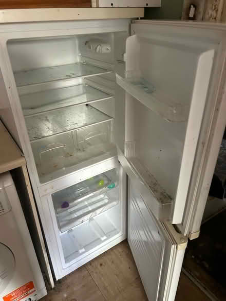 Photo of free fridge freezer (Flemingston CF62) #2