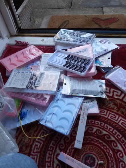 Photo of free Plastic bag lashglue and lashes (Bd47jf) #4