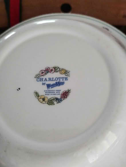 Photo of free Dinner plates and bowls (Bonnington road, EH6) #2
