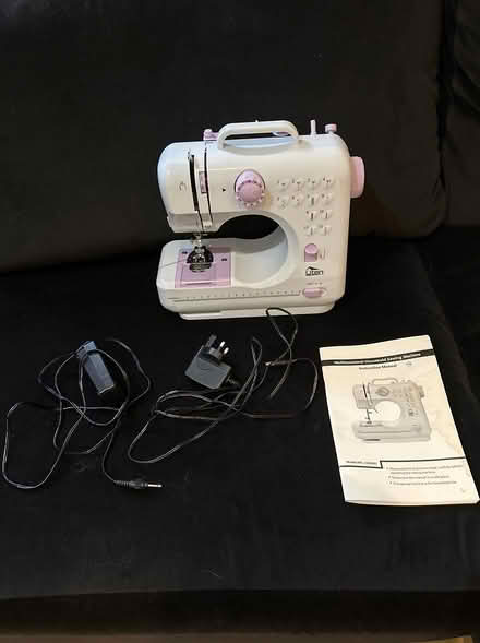 Photo of free Very basic sewing machine (Stoke Newington N16) #1