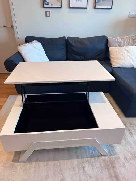 Photo of free White coffee table with lift table top (islington EC1V) #2