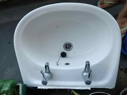 Photo of free Washbasin (SW15 Putney Vale) #1