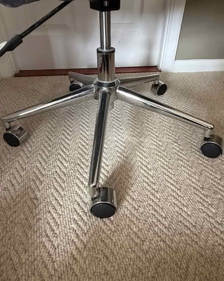 Photo of free Swivel Faux Leather Chair (Gore ME9) #2