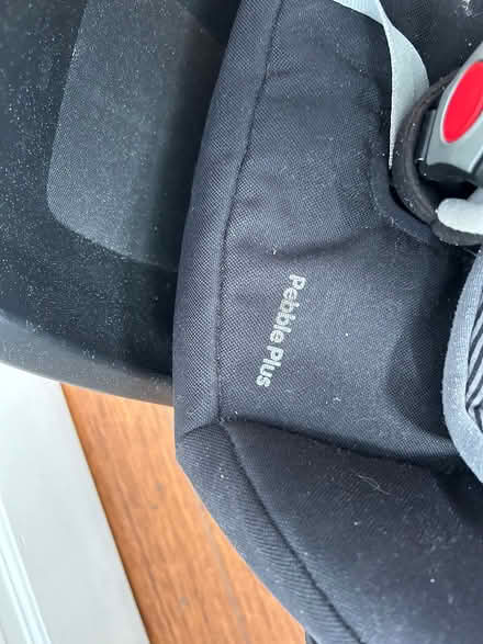 Photo of free Maxi-cosi newborn seat with base (Bromely BR2) #2