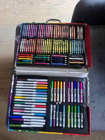 Photo of free Crayola pen set (HP22 Wendover) #1
