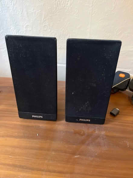 Photo of free Philips 5.1 speakers and nonfunctioning dvd player (Upper Holloway N19) #3