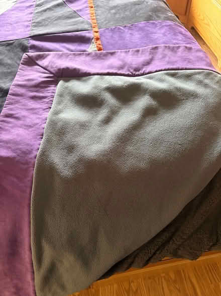 Photo of free Cal King bedspread and pillow set (Livermore (near Hagemann Park)) #2
