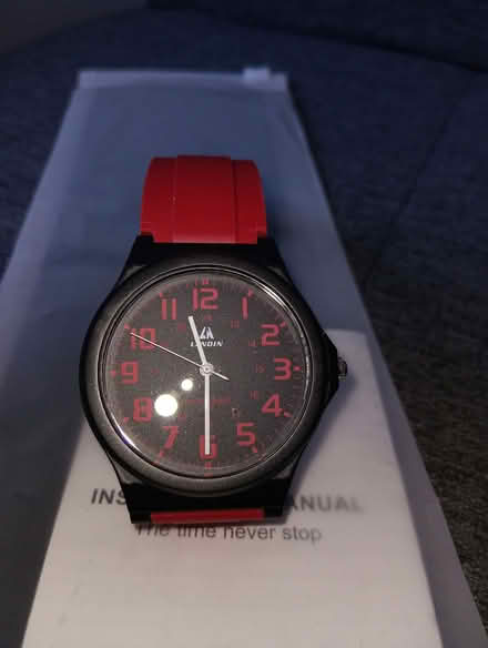 Photo of free Mens almost new wrist watch (Heacham PE31) #2