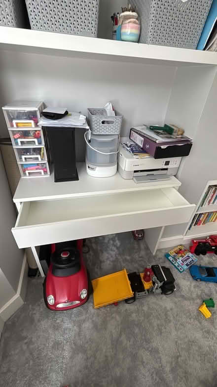 Photo of free White desk with single drawer (Al4) #4