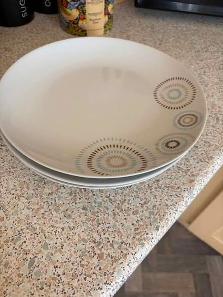 Photo of free 4 dinner plates (Attleborough NR17) #1