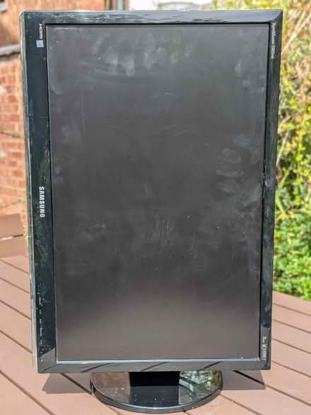 Photo of free Samsung 22.5" Monitor (Earlsdon CV5) #3
