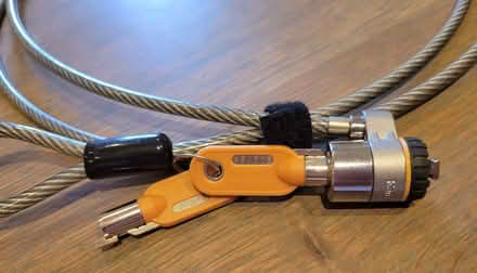 Photo of free Kensington laptop lock (Standard T-Bar/K-slot) with keys (Caversham RG4) #3