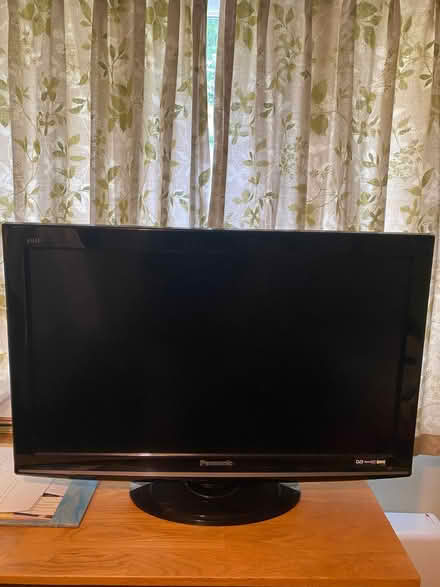 Photo of free Panasonic Viera 32” TV DVB digital c/w Humax Sat Box (Norton LD8) #2