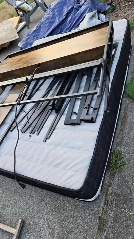 Photo of free full size Bed (Midland, wa) #4