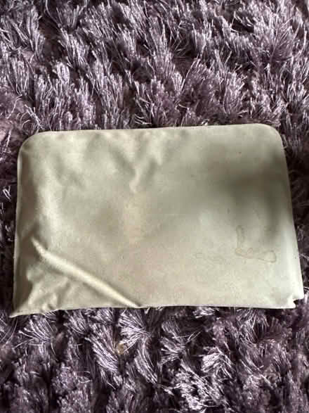 Photo of free inflatable travel pillow (Ashford TW15) #3