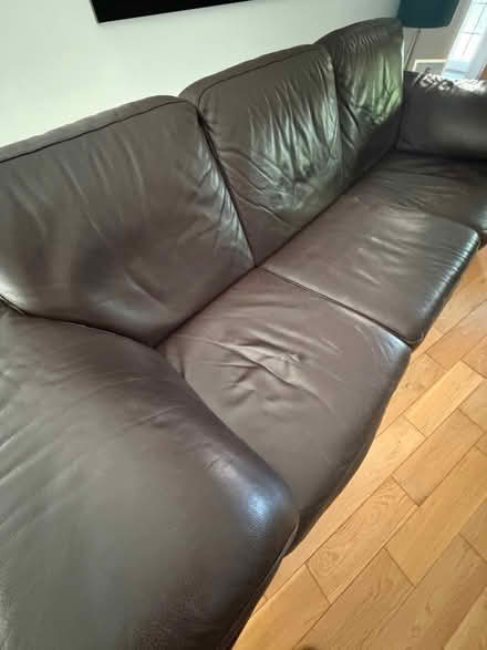 Photo of free Brown leather sofa (Frimley Green GU16) #3