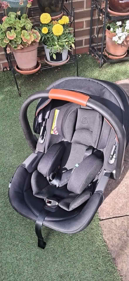 Photo of free Baby carry/ car seat (gomersal bd19) #2
