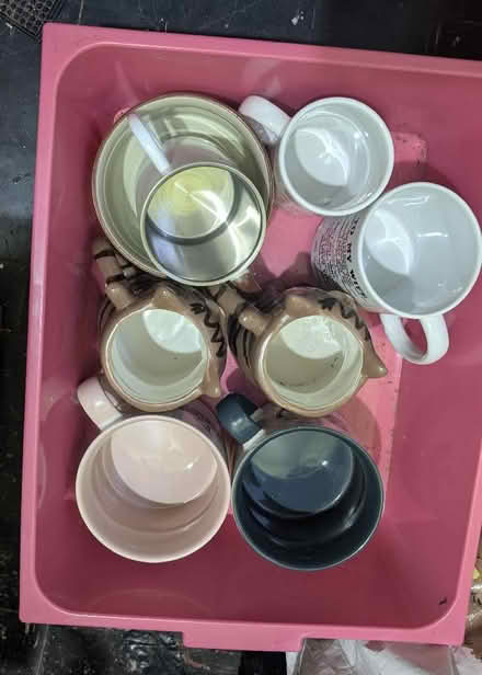 Photo of free 3 Mixed Tubs Of Cups, Mugs and Glasses (Holmewood BD4) #3