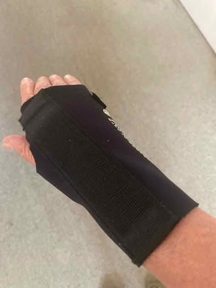Photo of free Hand/wrist support (N12 North Finchley) #2
