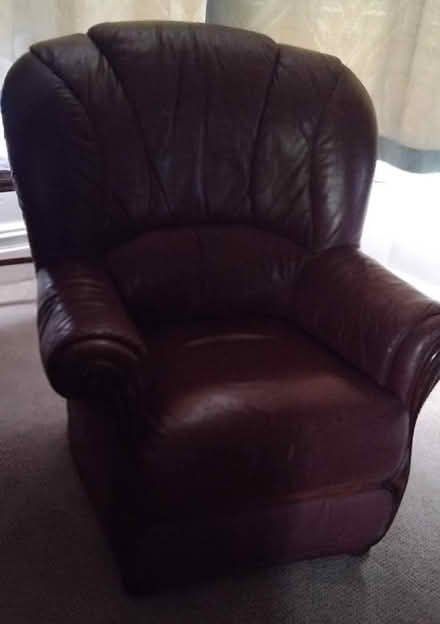 Photo of free Maroon leather sofas (Pinehurst SG13) #4