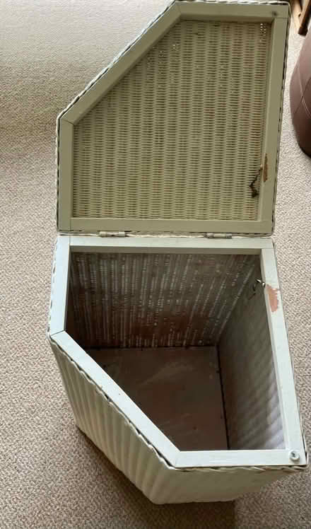 Photo of free Vintage Lloyd Loom Style Laundry Basket (Forestdale CR0) #3