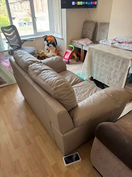 Photo of free Good quality 2 Seater Beige Leather Sofa 🛋 (Norbury SW16) #3