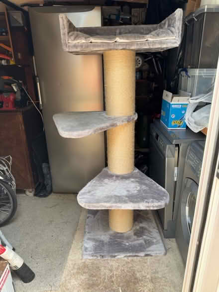 Photo of free Large cat stand (Dogsthorpe PE1.) #2