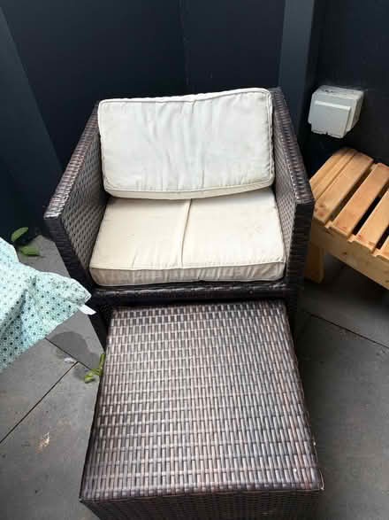 Photo of free Cube table and chairs (Near college) #2