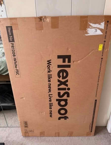 Photo of free White desk top (no legs included) (islington N1) #1
