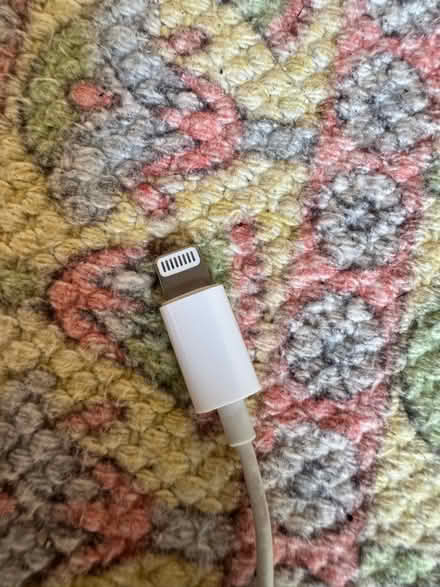 Photo of free Lighting to Aux Headphone Jack Adapter (Hulme M15) #2