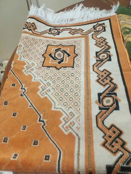 Photo of free 2 rugs might be praying large mats (Bd47jf) #1